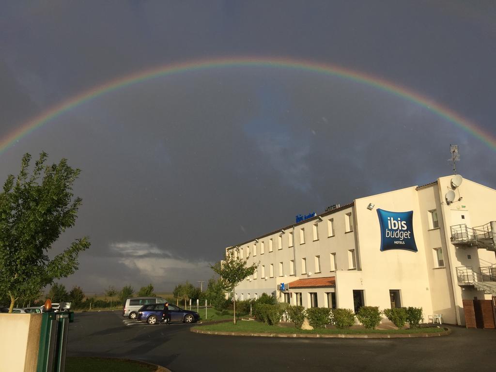 Ibis Budget Niort - La Creche Екстериор снимка