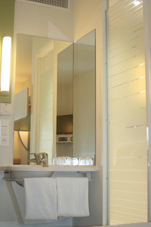 Ibis Budget Niort - La Creche Екстериор снимка