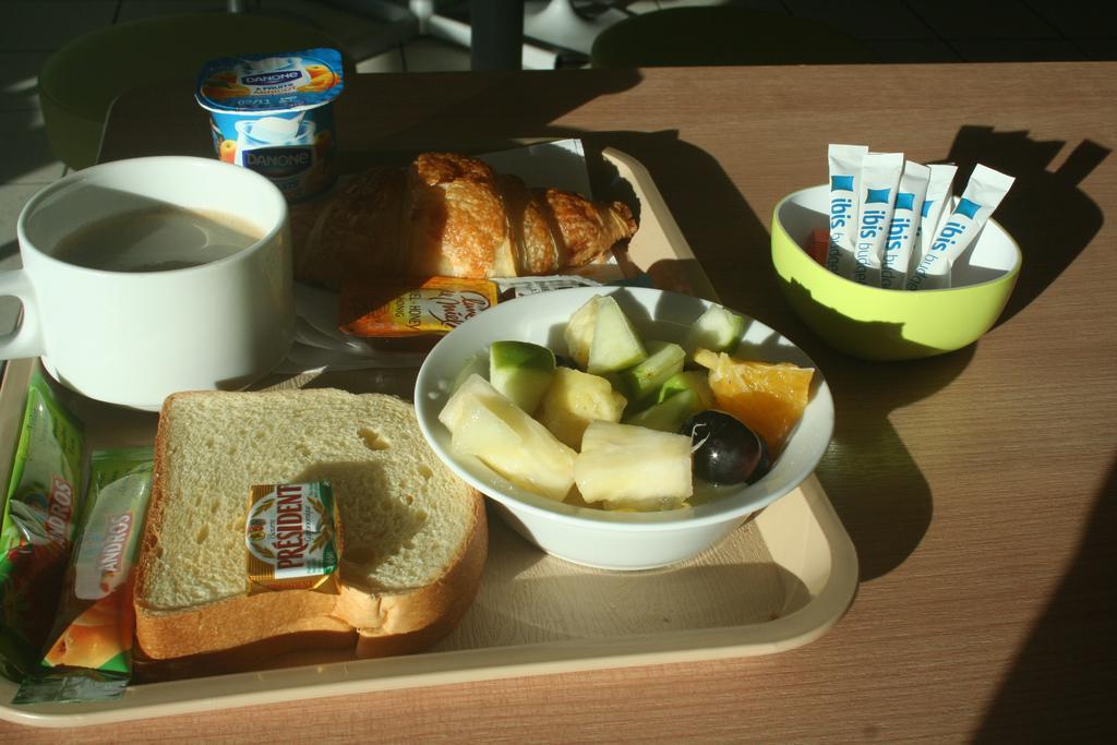 Ibis Budget Niort - La Creche Екстериор снимка