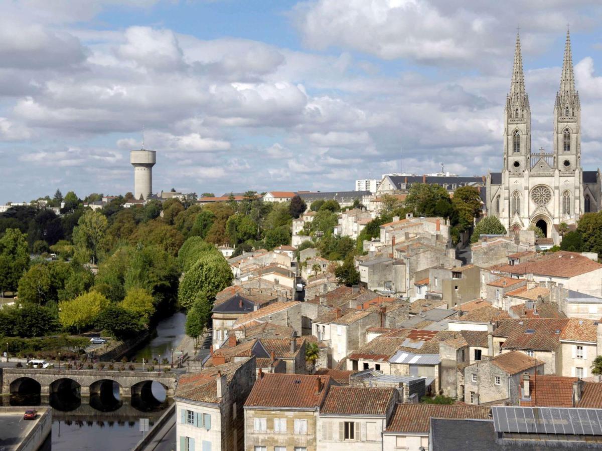 Ibis Budget Niort - La Creche Екстериор снимка